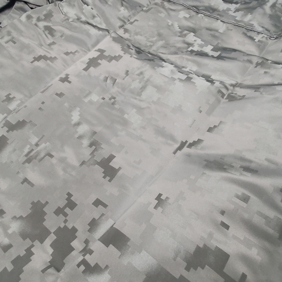 Philadelphia Eagles Nike Camo 2019 Salute to Service Sideline Jacket - Picture 7 of 8